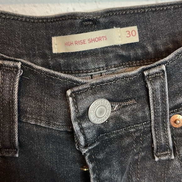 Levis Black Jean High Rise Shorts Size 30 - Picture 4 of 7